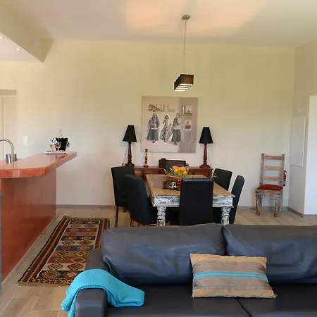 Casa Sicreta Vila Palasca (Corsica)